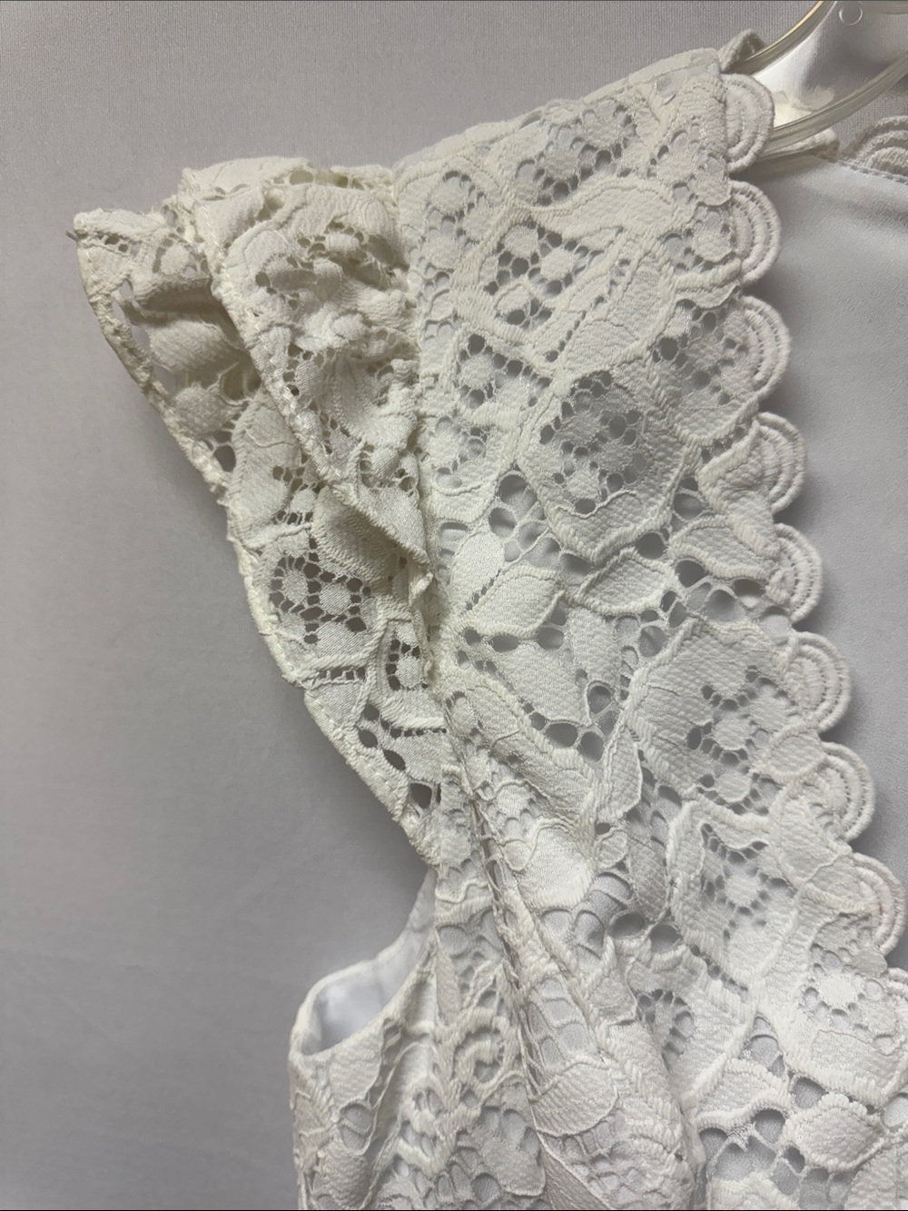Lilly Pulitzer Lace Flutter Sleeve Dress - White Size 8 - Picture 3 of 7
